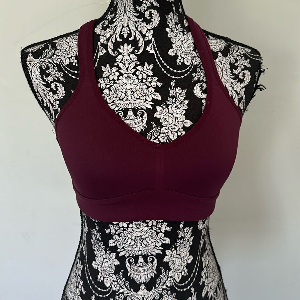 Lululemon size 4 bra